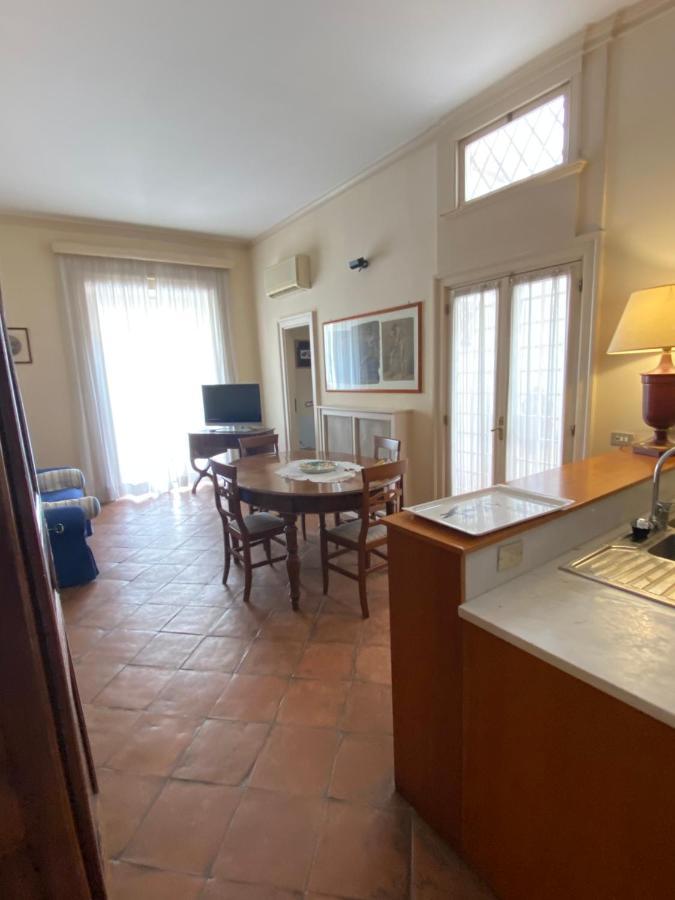 Royal Apartment In San Domenico Maggiore Naples Extérieur photo